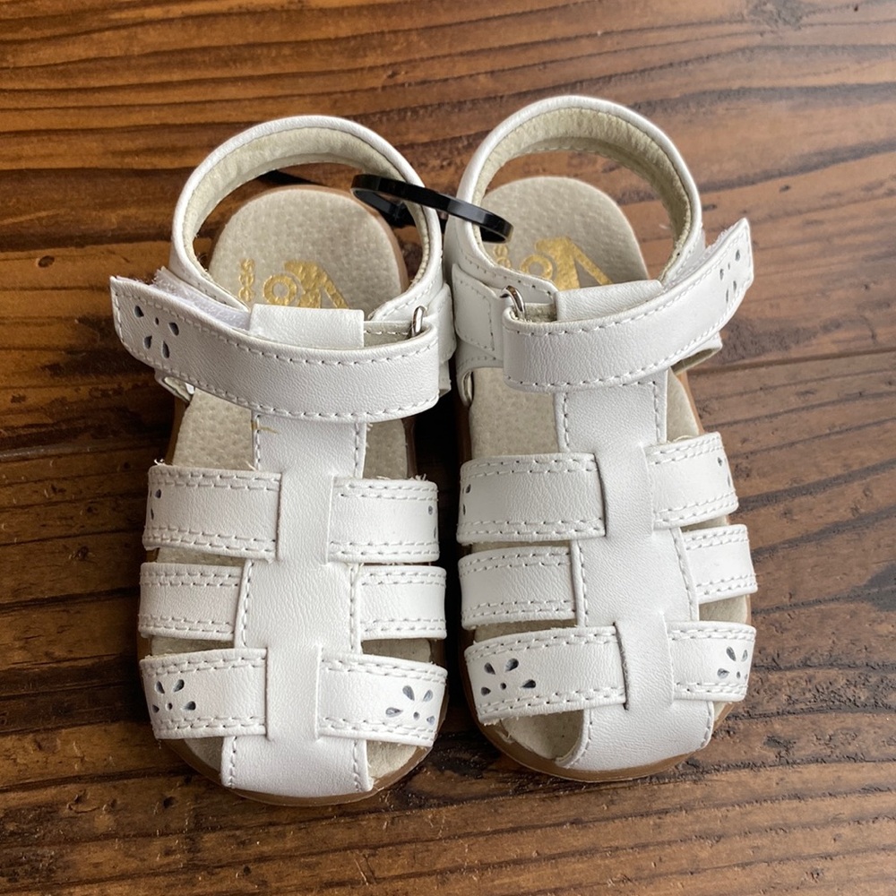 NWOT see kai run sandals